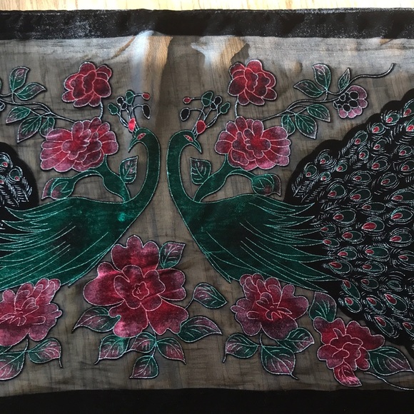 elegant and gorgeous wrap - Picture 2 of 10